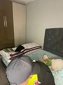 WILD BIGCOCK35 online show from February 15, 1:39 am