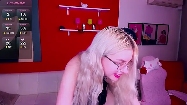 TiffanyPeachi online show from March 6, 11:49 am