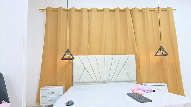 Snapshot of rossane_luxe chatting on February 19, 12:46 pm rossane luxe online show from February 19, 12:46 pm