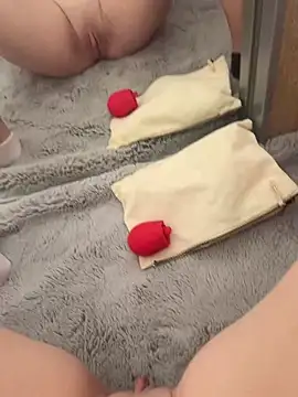 Lynamsb online show from April 17, 3:15 pm