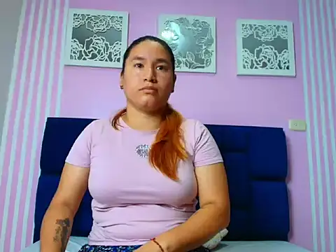 Snapshot of MAGGYE_MAX chatting on February 25, 1:22 pm MAGGYE MAX online show from February 25, 1:22 pm