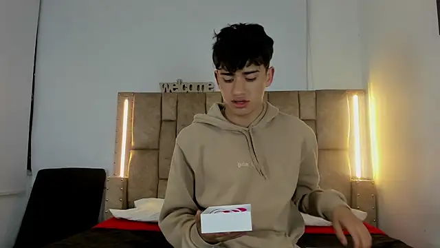 Noir Sebas online show from March 28, 4:13 am