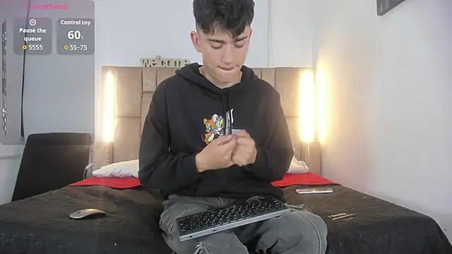 Noir Sebas online show from April 16, 3:18 am