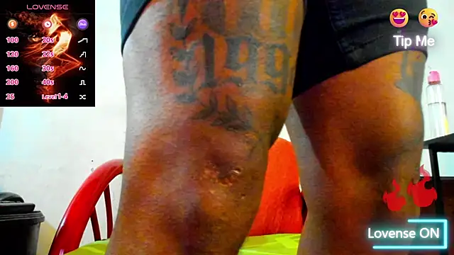 Snapshot of ZIANY_25CM chatting on February 14, 7:36 pm ZIANY 25CM online show from February 14, 7:36 pm