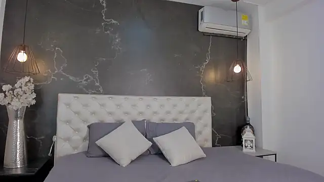 Samantha Dupre online show from March 7, 10:37 pm