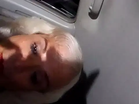 dustbunny64 online show from April 18, 5:32 am