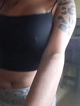 Snapshot of VelvetVixen_735 chatting on March 2, 11:39 am VelvetVixen 735 online show from March 2, 11:39 am