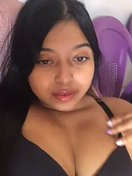 Emmily hott online show from February 19, 1:30 pm