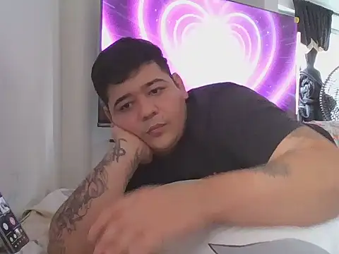 Snapshot of winy_hot chatting on June 4, 9:52 pm winy hot online show from June 4, 9:52 pm