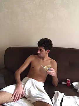 Snapshot of fabianmyst chatting on February 25, 5:40 am fabianmyst online show from February 25, 5:40 am