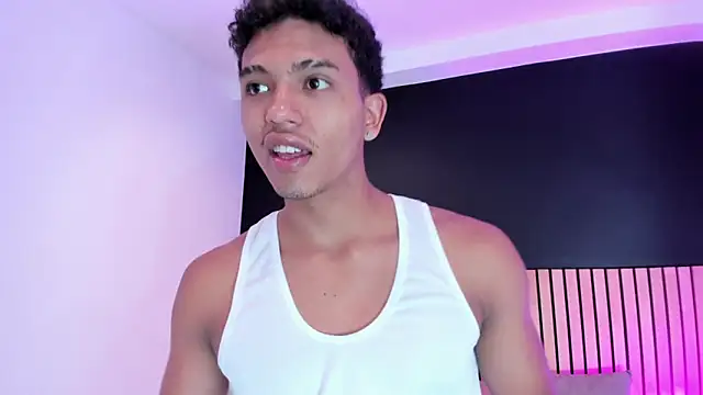 jhoystrong  online show from March 3, 7:32 pm