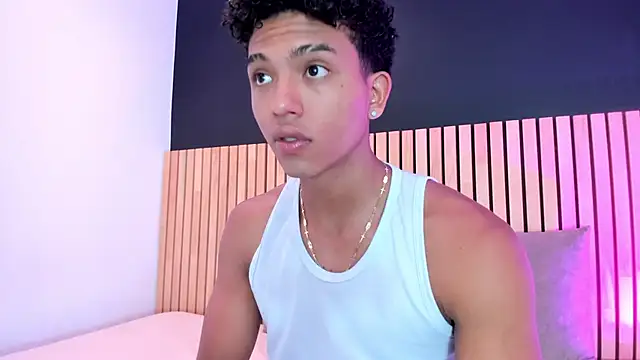 jhoystrong  online show from February 20, 7:38 pm