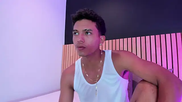 jhoystrong  online show from March 2, 7:54 pm