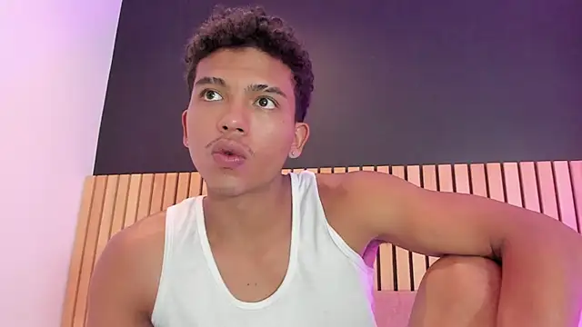 jhoystrong  online show from March 7, 7:41 pm