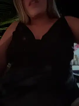 Snapshot of Victoria_Rico chatting on February 22, 3:42 am Victoria Rico online show from February 22, 3:42 am