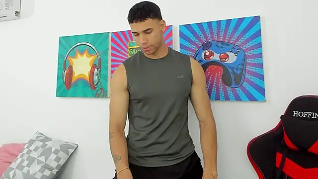 Thomas walker14 online show from April 18, 1:24 pm