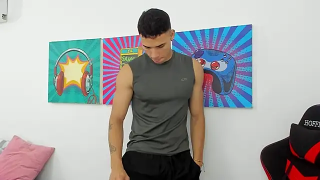 Thomas walker14 online show from April 2, 1:18 pm