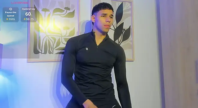 Snapshot of Thomas_walker14 chatting on June 11, 6:49 pm Thomas walker14 online show from June 11, 6:49 pm
