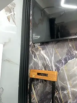 Miss Bella Flame online show from April 15, 6:01 pm