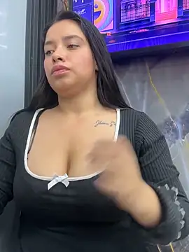 Snapshot of Miss_Bella_Flame chatting on May 26, 7:01 pm Miss Bella Flame online show from May 26, 7:01 pm