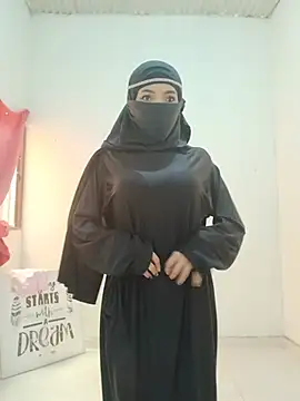 Snapshot of aminaa_ chatting on July 2, 7:09 pm aminaa online show from July 2, 7:09 pm