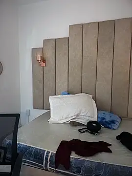 rashaaa  online show from April 17, 4:04 am