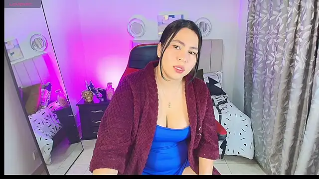 Liu wen  online show from March 13, 12:21 pm