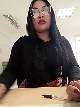 Snapshot of ValeriaVilla2 chatting on February 18, 9:33 pm ValeriaVilla2 online show from February 18, 9:33 pm