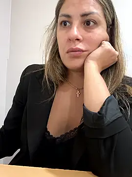 Snapshot of leona-david chatting on June 2, 3:34 pm leona-david online show from June 2, 3:34 pm