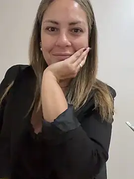 Snapshot of leona-david chatting on June 1, 12:16 pm leona-david online show from June 1, 12:16 pm