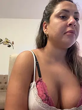 leona-david online show from April 2, 8:48 pm