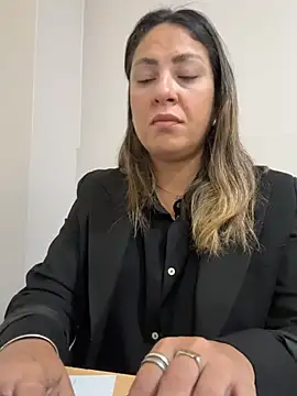 leona-david online show from April 22, 12:23 pm