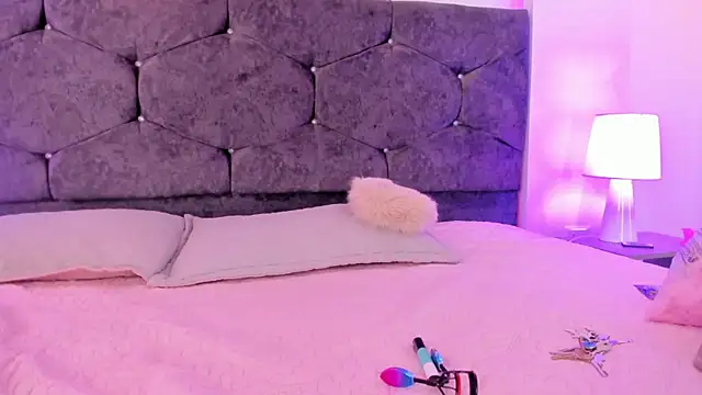 Megan Morphy online show from April 8, 2:07 pm