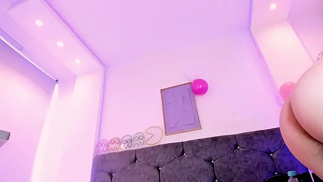 Snapshot of Megan_Morphy chatting on June 3, 2:33 pm Megan Morphy online show from June 3, 2:33 pm