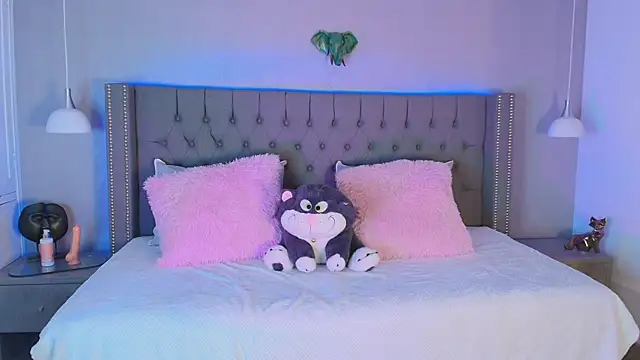 angelina honey  online show from April 9, 4:03 am