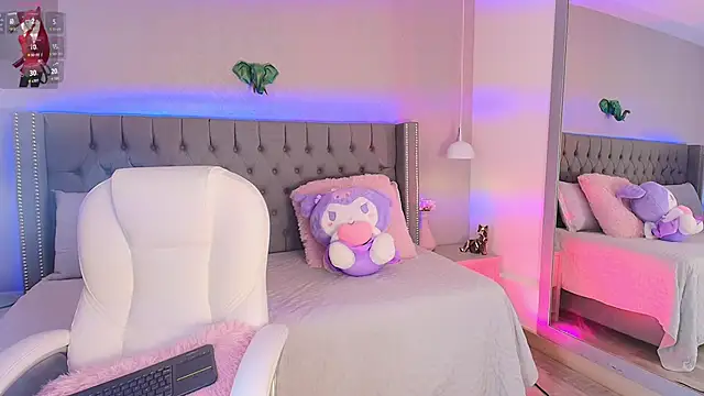 angelina honey  online show from June 2, 3:50 am