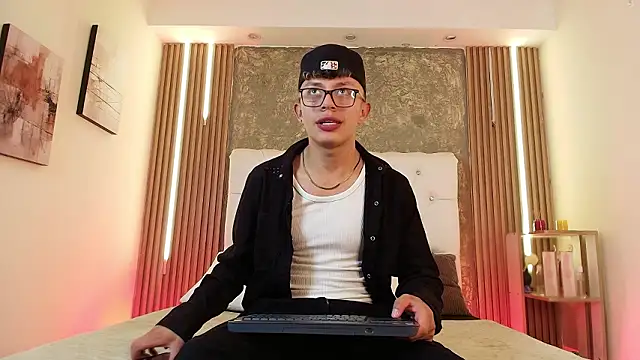 Dark Nico online show from March 19, 3:50 am