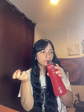 Snapshot of Abril_Thompson221 chatting on June 1, 12:33 am Abril Thompson221 online show from June 1, 12:33 am