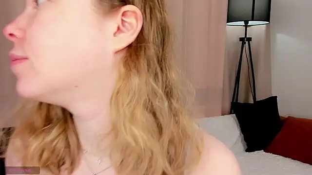 MaraaSwan online show from April 6, 3:57 am