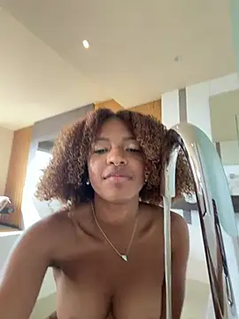 Snapshot of BySabrina chatting on May 29, 7:25 am BySabrina online show from May 29, 7:25 am