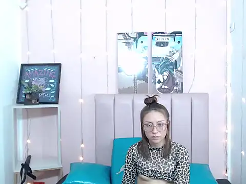 casandraroberthrs707 online show from February 26, 8:09 pm