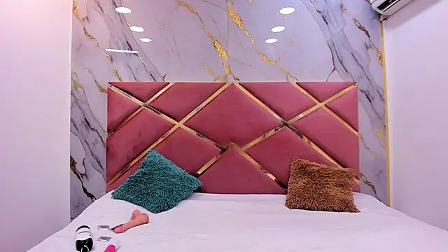 Lilith Kramston online show from February 18, 3:37 am