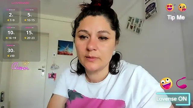 Snapshot of EVELYNA88 chatting on July 15, 11:17 am EVELYNA88 online show from July 15, 11:17 am