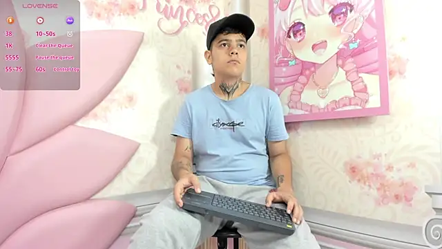 Snapshot of samael_betancurt chatting on July 11, 1:50 am samael betancurt online show from July 11, 1:50 am
