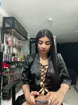 eimmy  skinny online show from April 12, 12:14 am