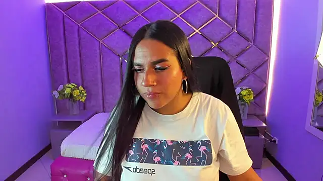 Scarlett Moom online show from June 12, 3:59 am