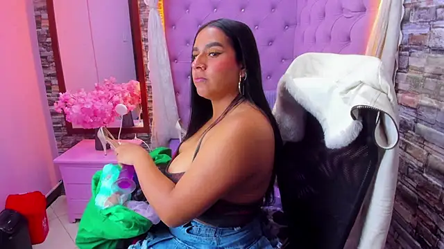 Scarlett Moom online show from July 19, 4:43 am