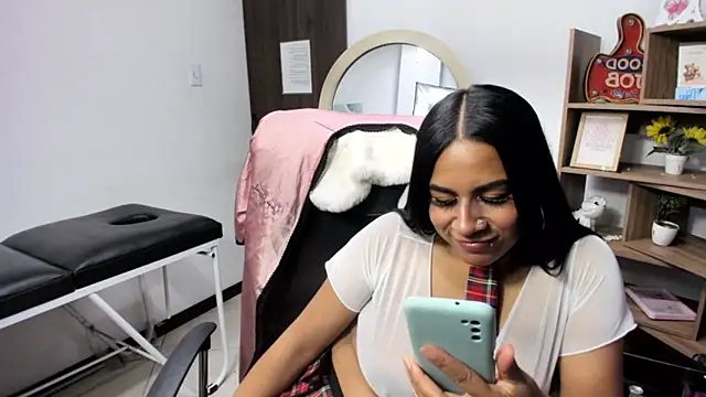 Scarlett Moom online show from April 23, 4:08 am