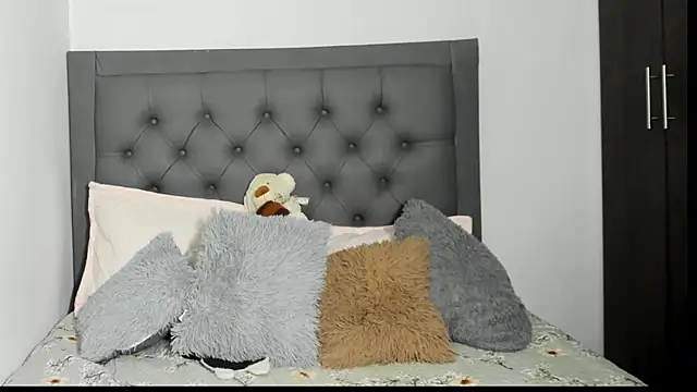 ImEmily   online show from March 14, 12:05 am