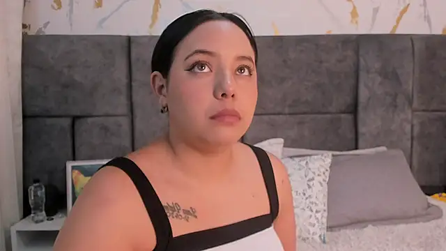 melanie velle online show from February 21, 3:19 am